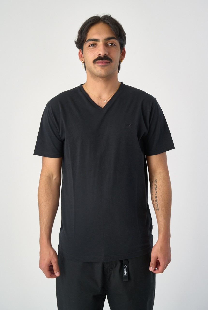 Cleptomanicx veganes T-Shirt BASIC TEE LIGULL REGULAR V in schwarz | Le  Shop Vegan - vegane Mode und Accessoires | T-Shirts